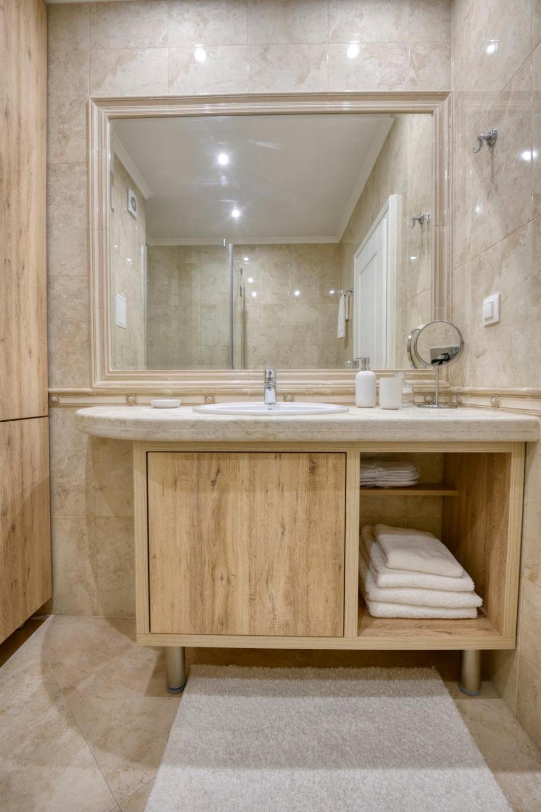 Apartment Grand Karavel Centre Varna Exterior foto